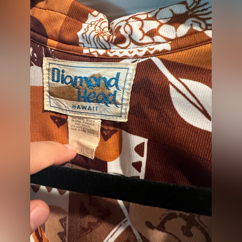 VINTAGE Diamond Head Hawaii Brown and White Shirt